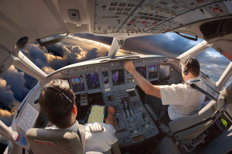 Airline pilot salary
