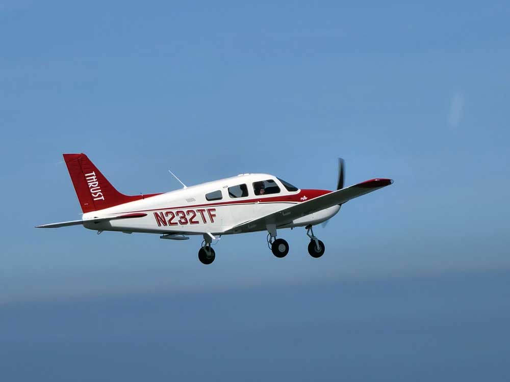 Thrust Flight Piper Archer Flying