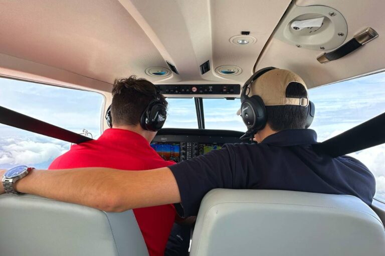 what does a chief pilot do